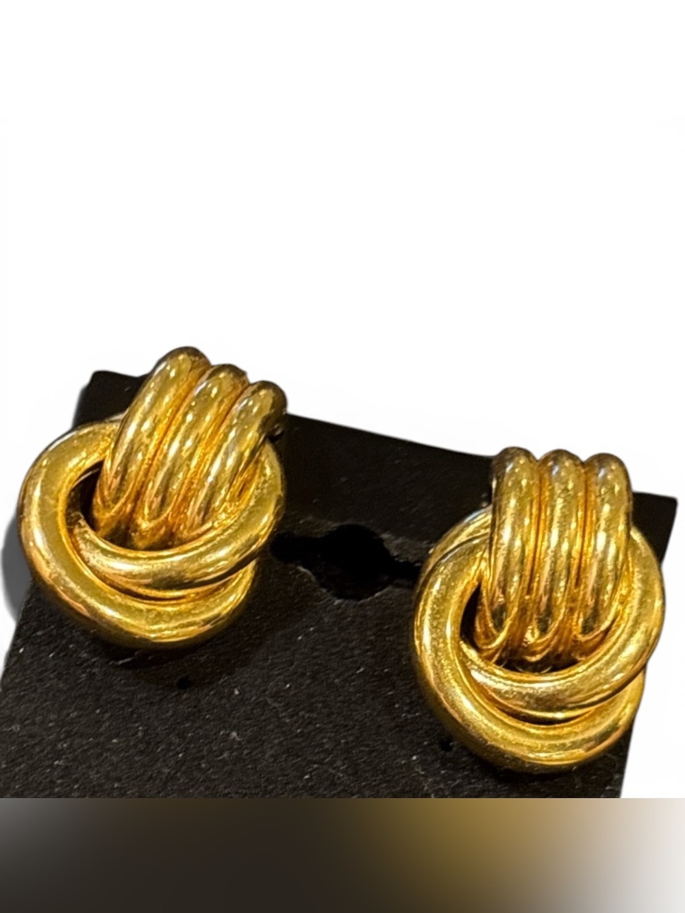Vintage Trifari Gold-Tone Interlocking Knot Clip-On Earrings - Picture 1 of 3